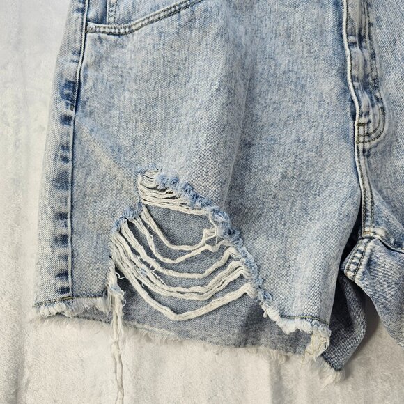 Cleo Wolf Mid Rise Women Short Jean Denim Distressed Light Wash Size 34W - Picture 3 of 13